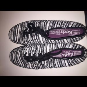 Original black and white detailed keds